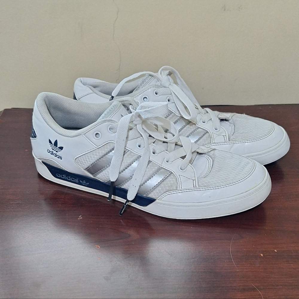 Adidas Low Top Sneakers